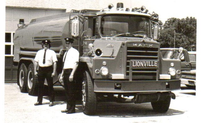 1967 Mack DM Tanker, 47-6.